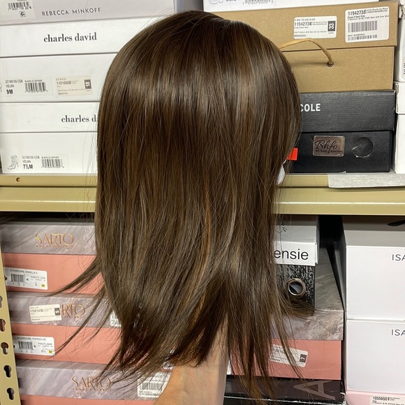 NWT 14” mixed browns wig highlighted dark brown long bangs sleek full rounded - Picture 6 of 16